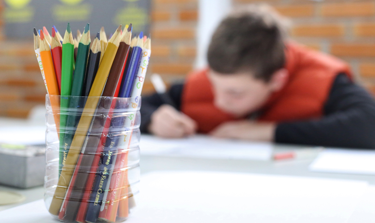 Ratinho Júnior assina repasse de R$ 480 milhões para escolas de educação especial e participará de entrega residencial em Arapongas