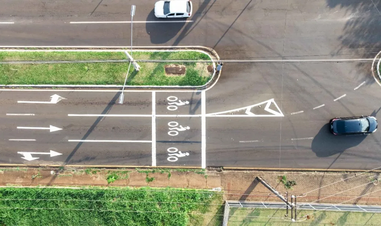 Em Londrina, CMTU finaliza implantação de bolsões para motos na avenida Duque de Caxias