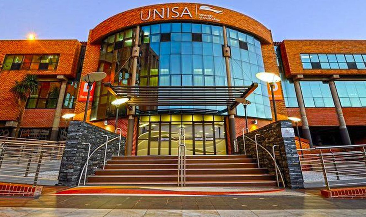 Após determinação judicial, Unisa vai reintegrar alunos expulsos após atos obscenos em jogos femininos