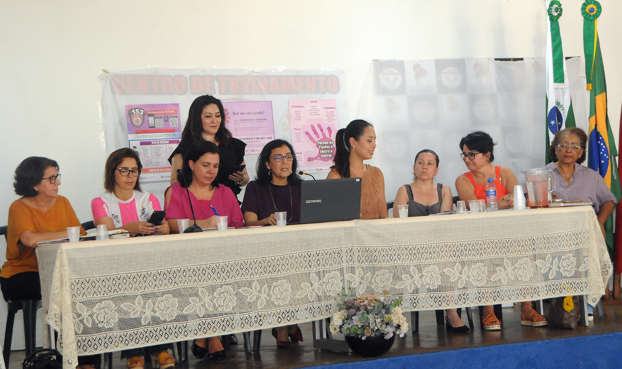 Câmara de Londrina leva informações para mulheres da zona sul da cidade