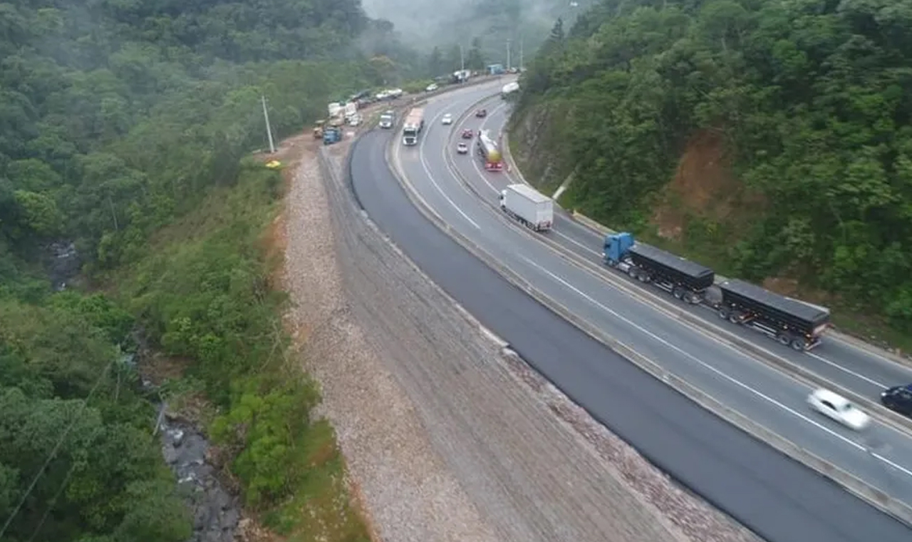 No Paraná, trechos da BR-376 são bloqueados parcialmente para obras