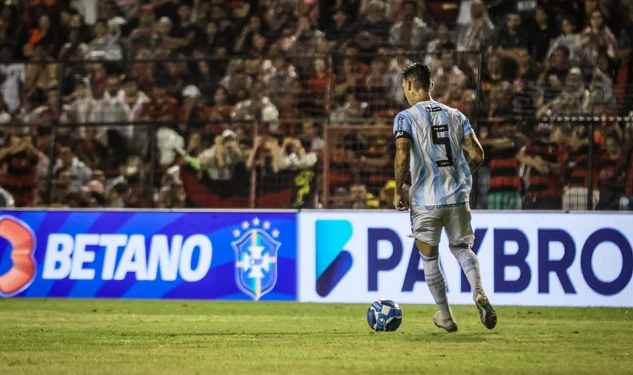 Após goleada, João Paulo, capitão do LEC, pede desculpas à torcida