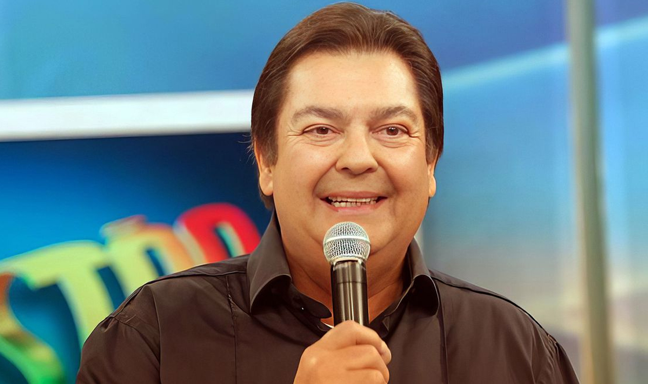 Fausto Silva dá entrada em hospital para avaliação do coração