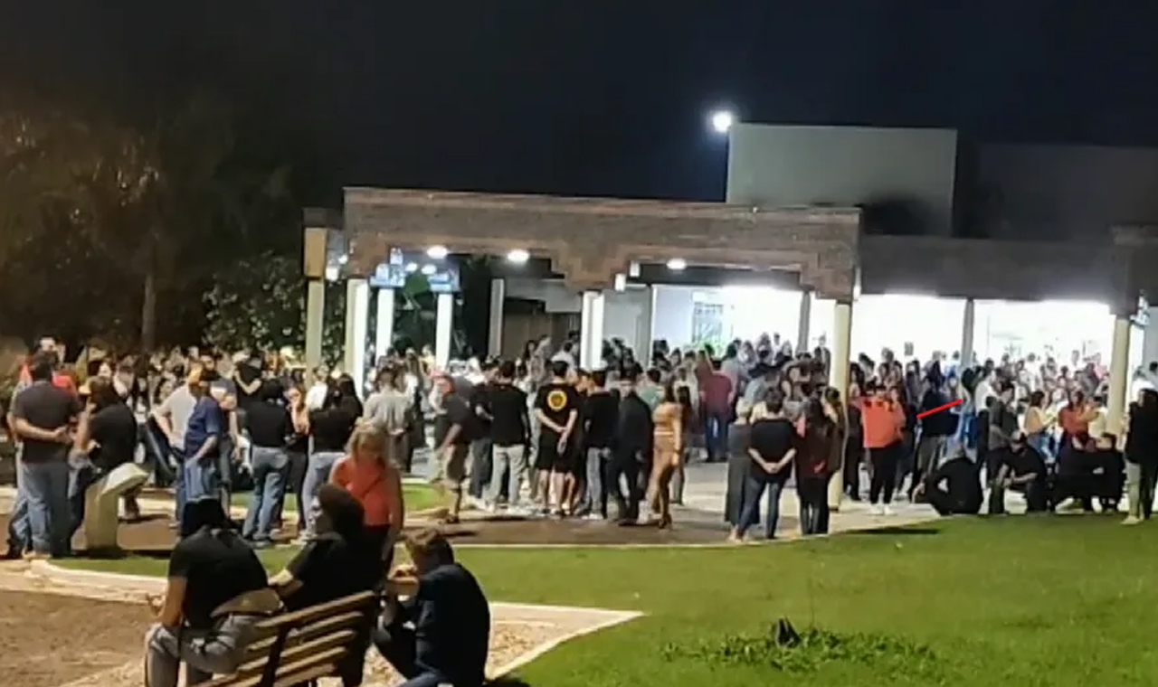 Corpos da zootecnista e da médica mortas em acidente são sepultado em Cambé