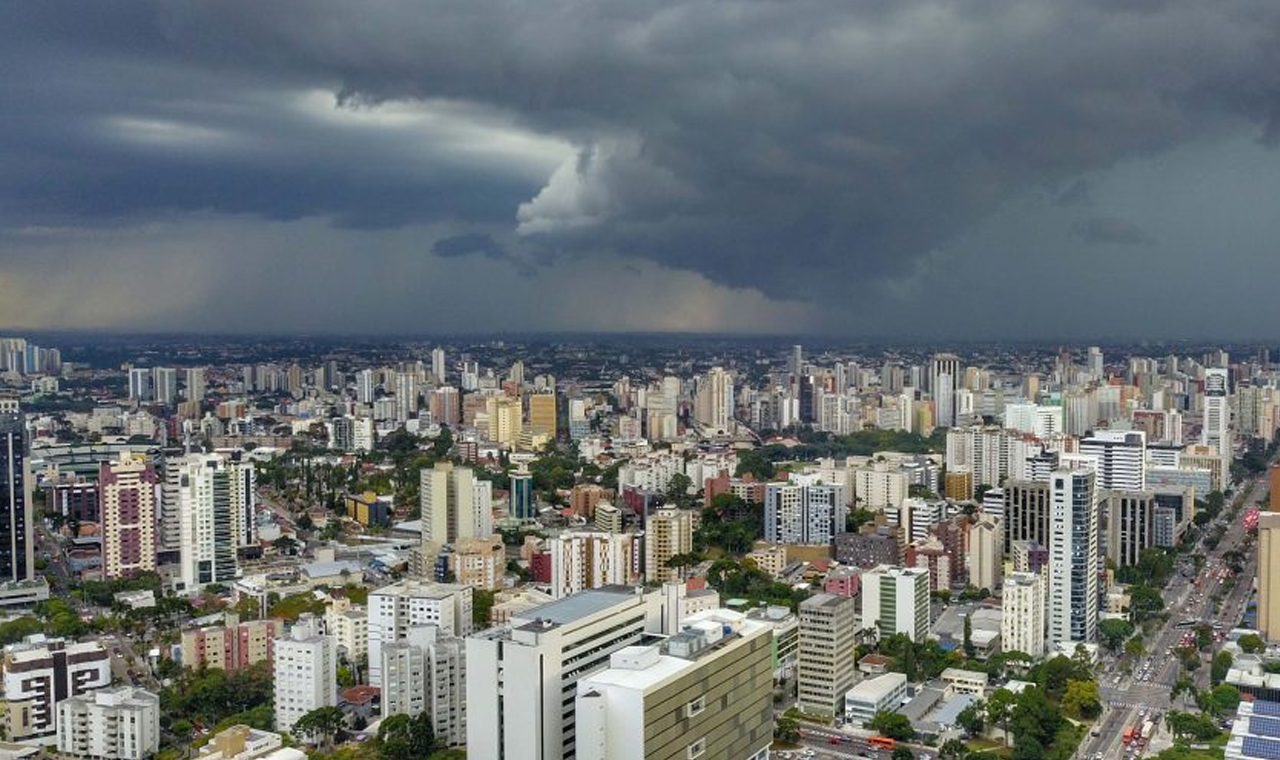 Inmet alerta para tempestade em 116 municípios no Paraná