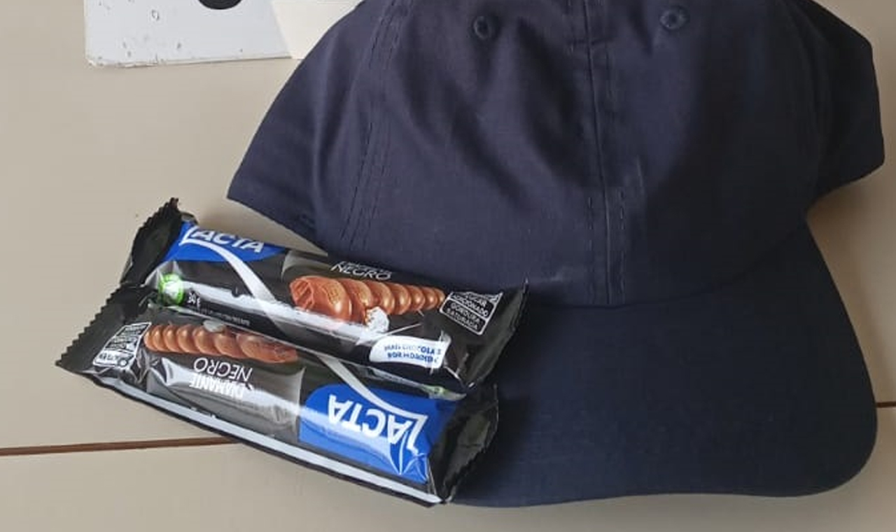 Homem é pego furtando dois chocolates de loja no centro de Londrina