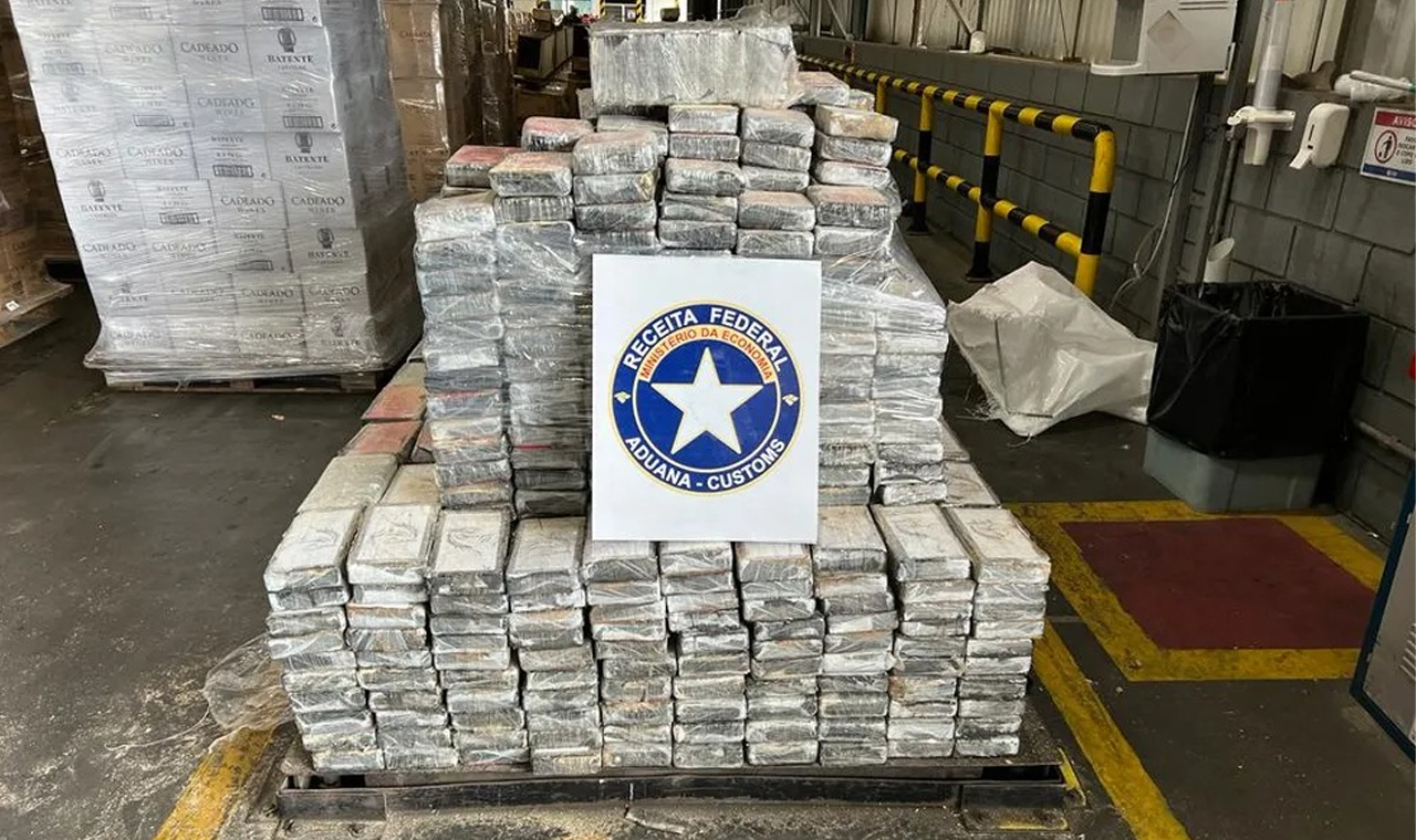 Federais apreendem 1t de cocaína em contêiner de porto paranaense
