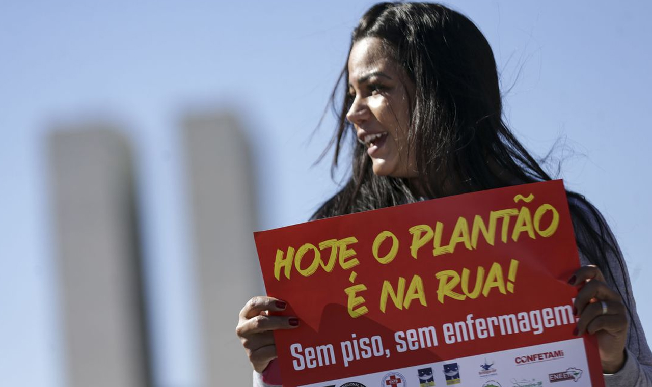 Sindicato realiza reunião para discutir convenção coletiva e piso da enfermagem em Londrina e região