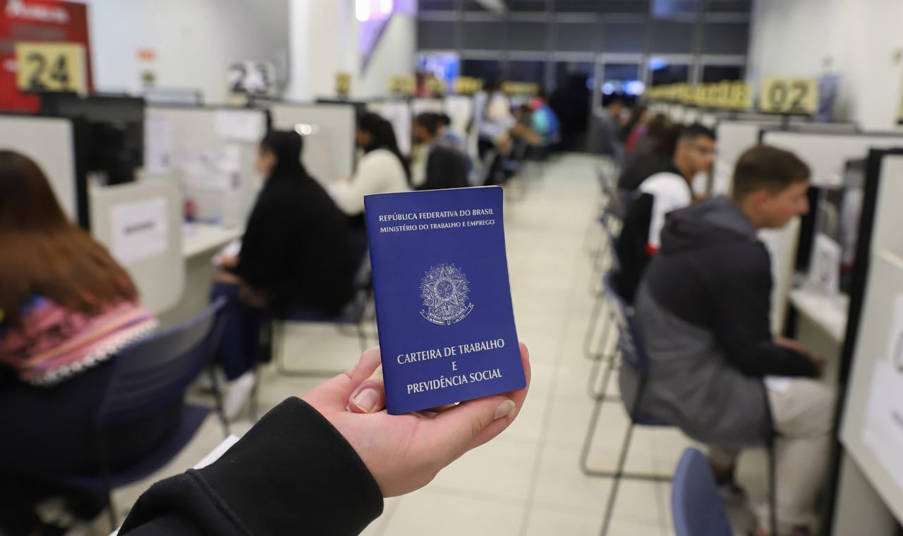 No Paraná, mutirões simultâneos ofertam 1,4 mil vagas para pessoas com deficiência nesta quinta-feira