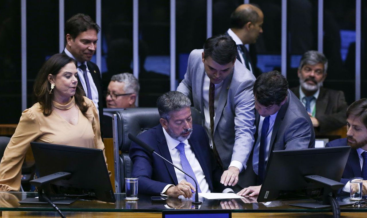 Câmara dos Deputados conclui votação do projeto que altera regras eleitorais