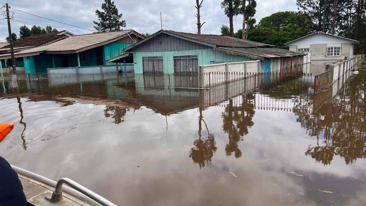 Mais três cidades têm situação de emergência homologada; Simepar prevê novas chuvas