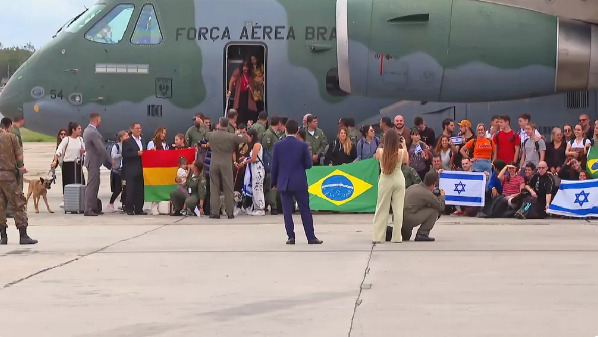 Sétimo voo chega ao Brasil com repatriados de Israel