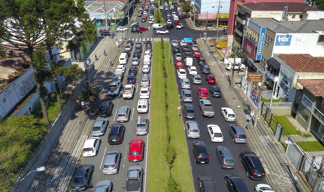 Cerca de 30% dos veículos do Paraná estão com licenciamento irregular, revela Detran-PR
