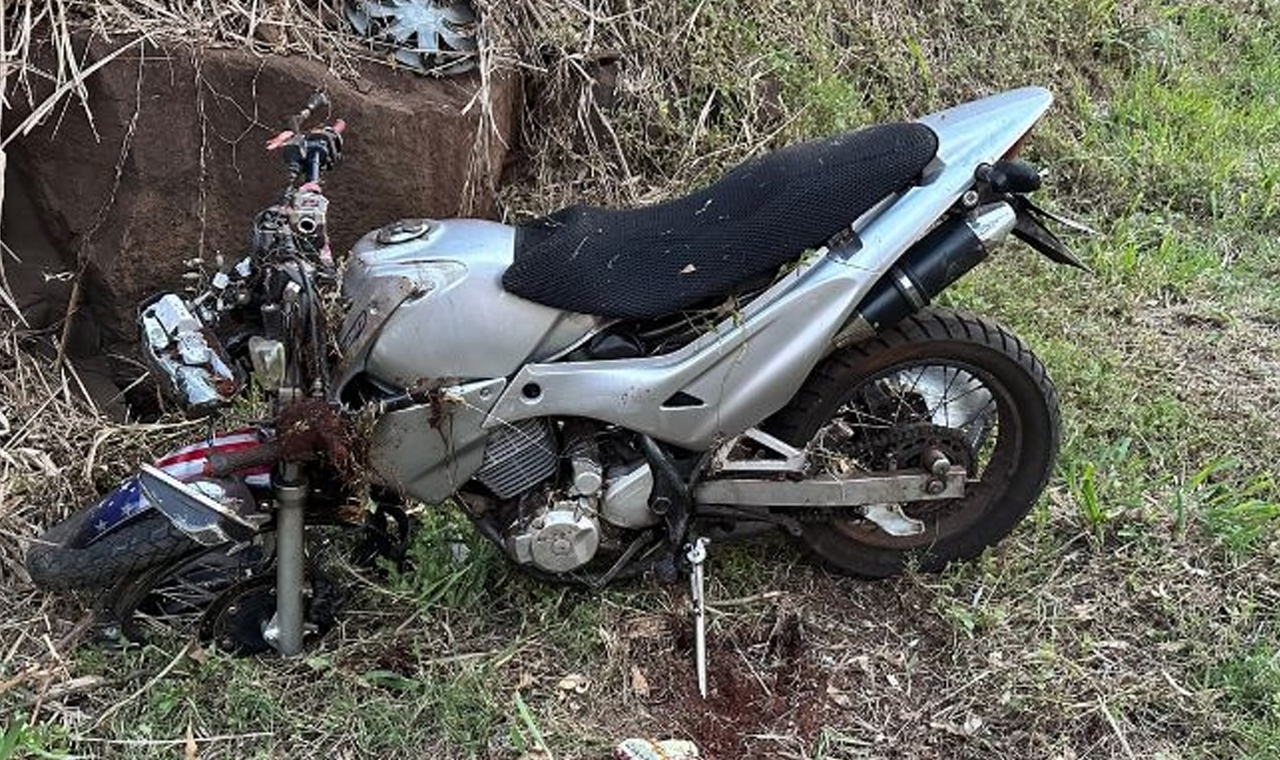 Motociclista colide contra barranco e fica gravemente ferido em Sertanópolis