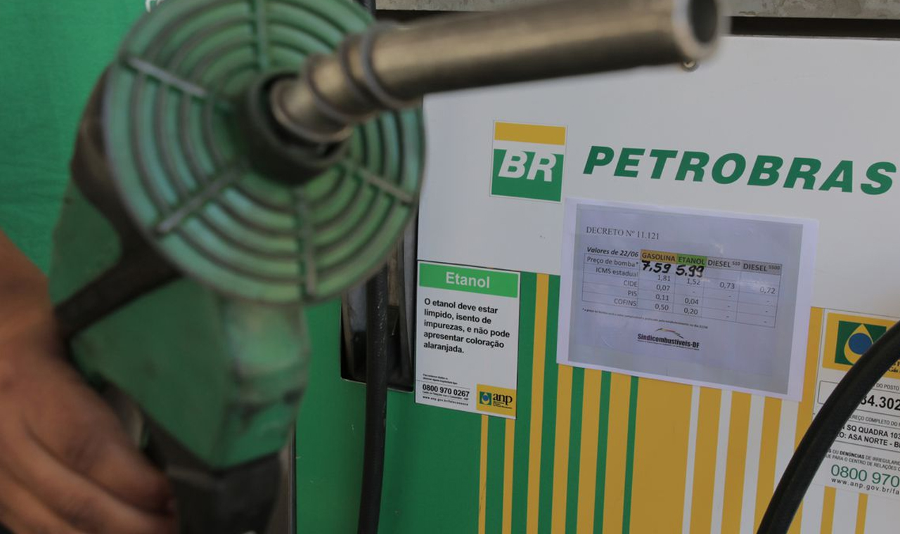 Petrobras reduz preço da gasolina e aumenta o do diesel a partir deste sábado em todo o Brasil