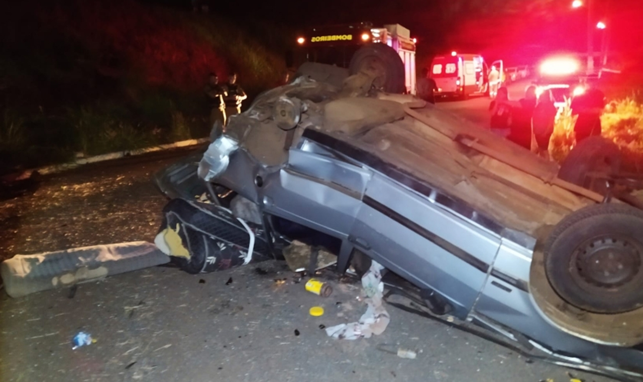Capotamento de veículo deixa sete pessoas feridas na rodovia PR-170 em Apucarana