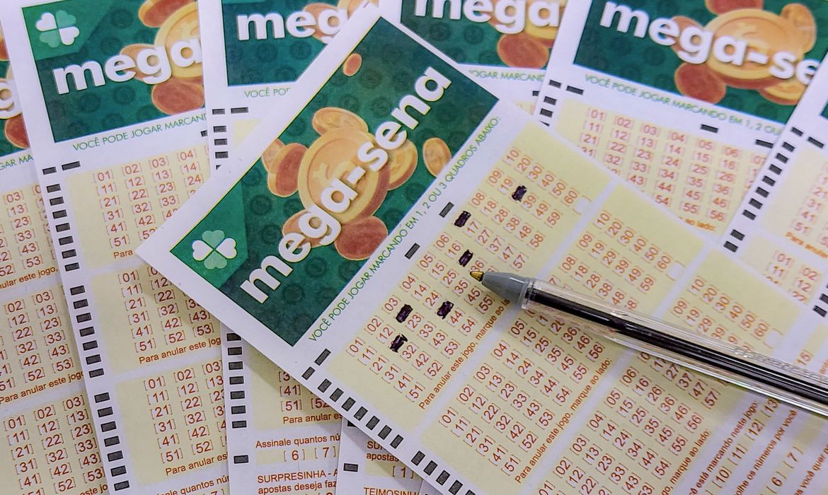 Mega-Sena acumula e prêmio é estimado em R$ 29 milhões; No Paraná, quatro acertaram a quina