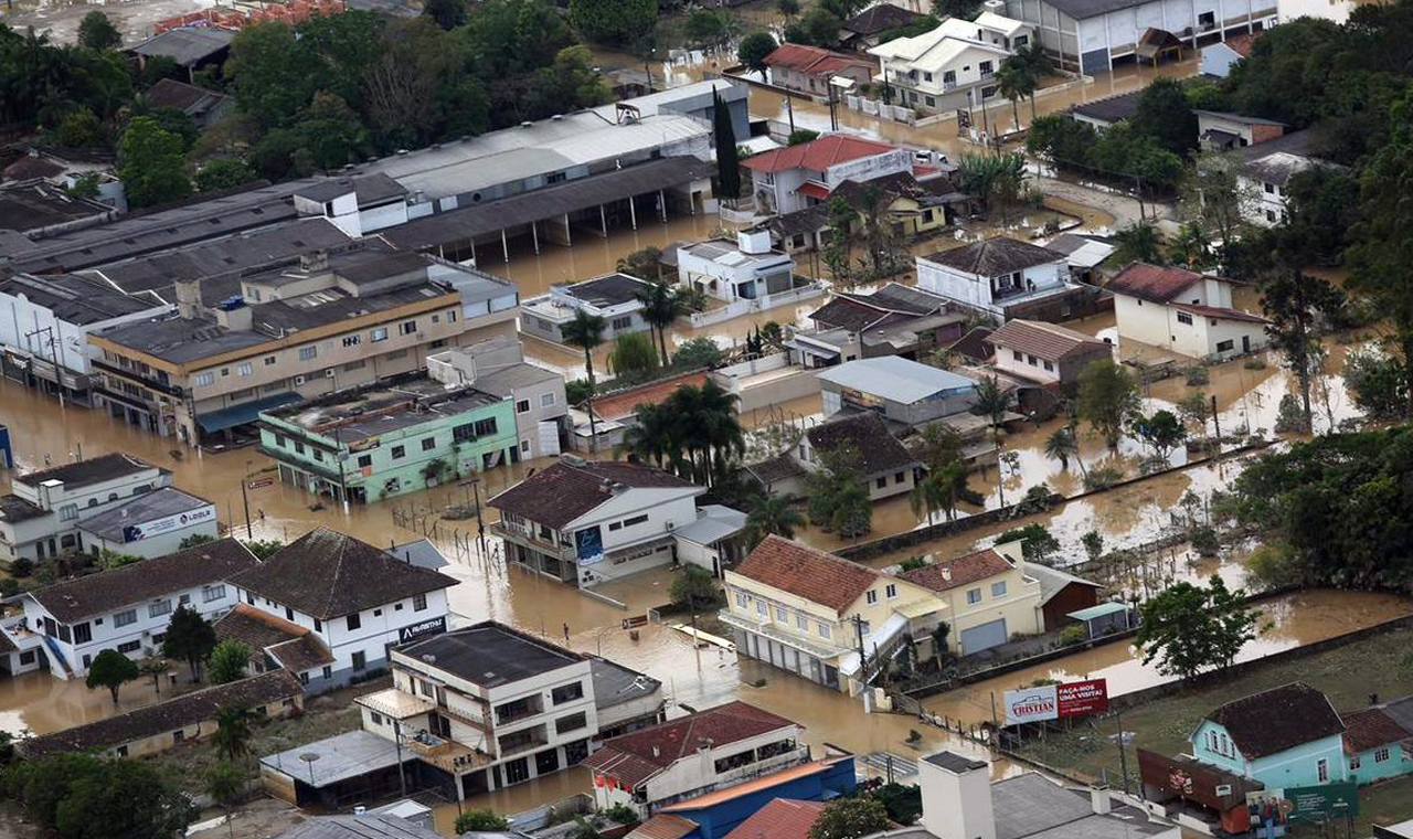 Novos temporais atingem Santa Catarina e mortes sobem para seis