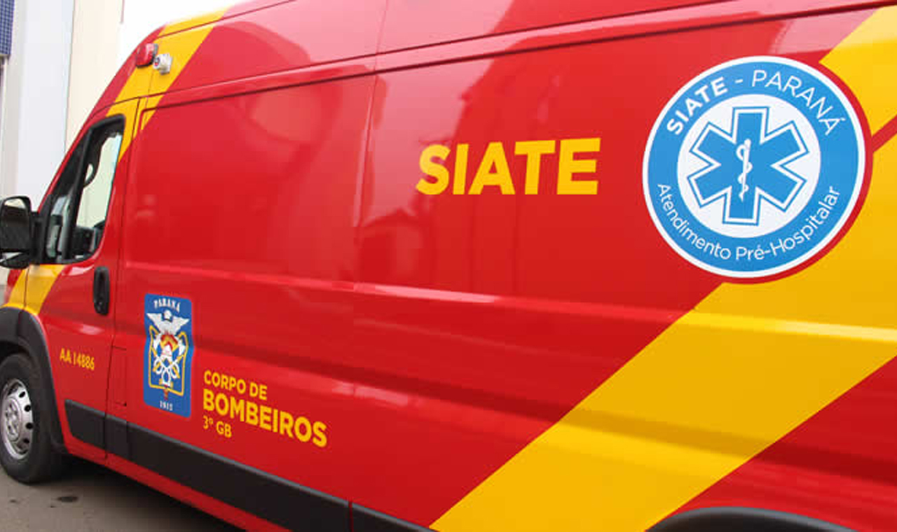 Fogo consome carro em minutos na zona oeste de Londrina