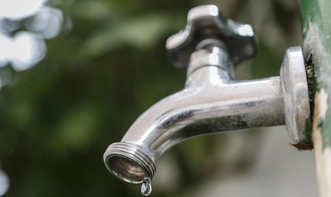 Rompimento de rede afeta abastecimento de água na zona oeste de Londrina