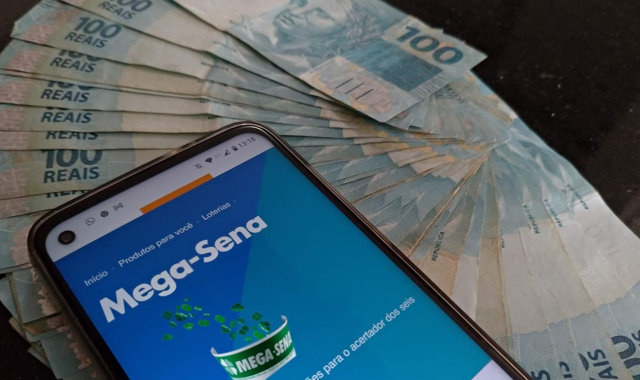 Mega-Sena pode pagar até R$ 105 milhões no sorteio desta terça
