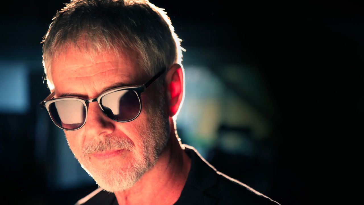 Ritchie celebra 40 anos do hit Menina Veneno com apresentação no Paraná