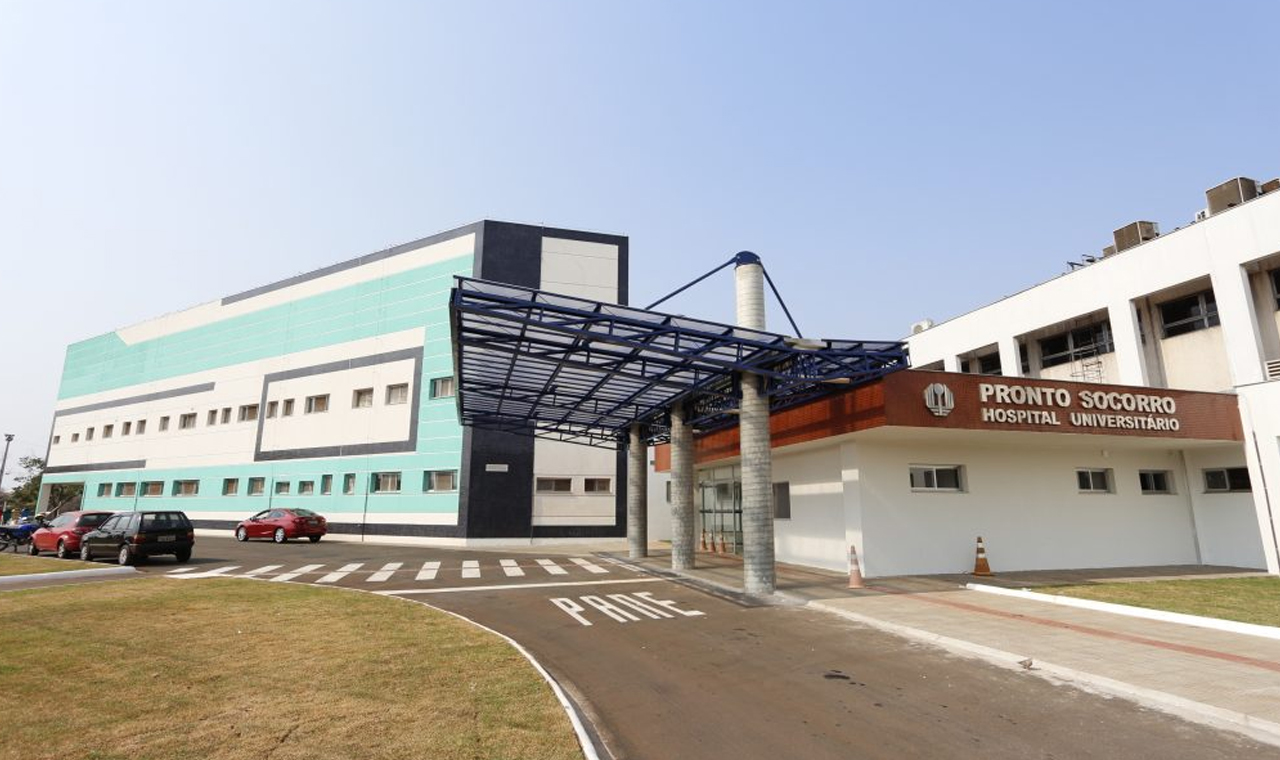 Adolescente que levou tiro no rosto deixa UTI