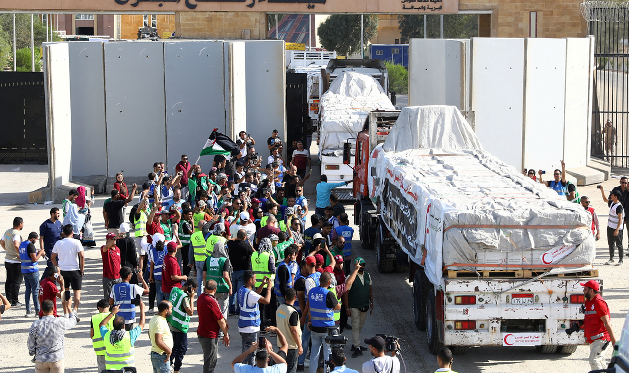 Mais 20 caminhões com ajuda humanitária entram em Gaza