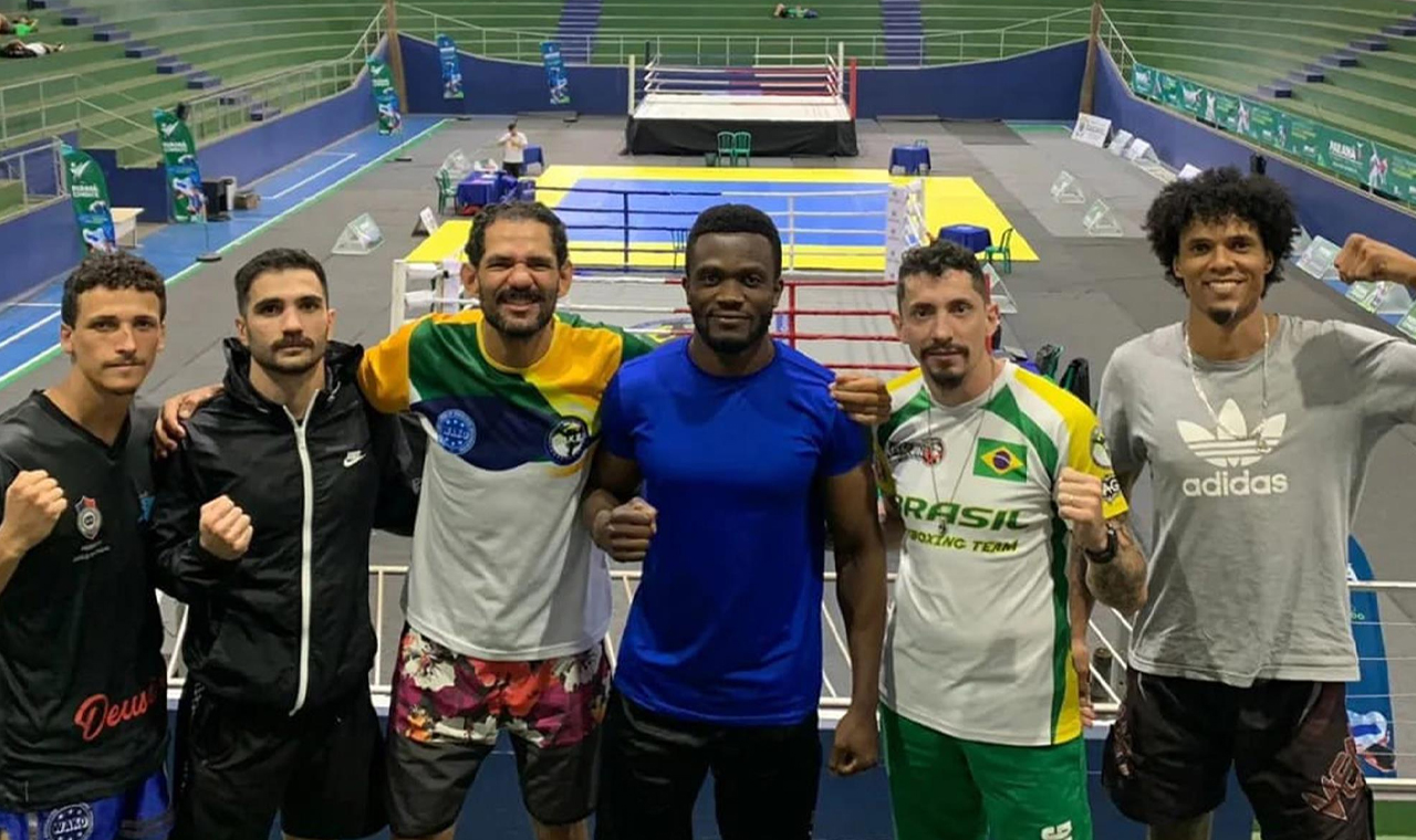 A equipe Londrina Kickboxing conquistou o 3º lugar no Paraná Combate