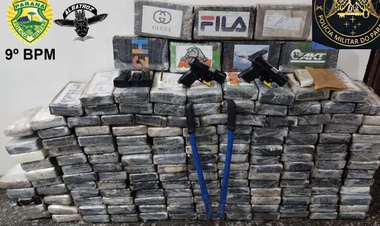 PM apreende caminhão carregado com 176 kg de cocaína no PR