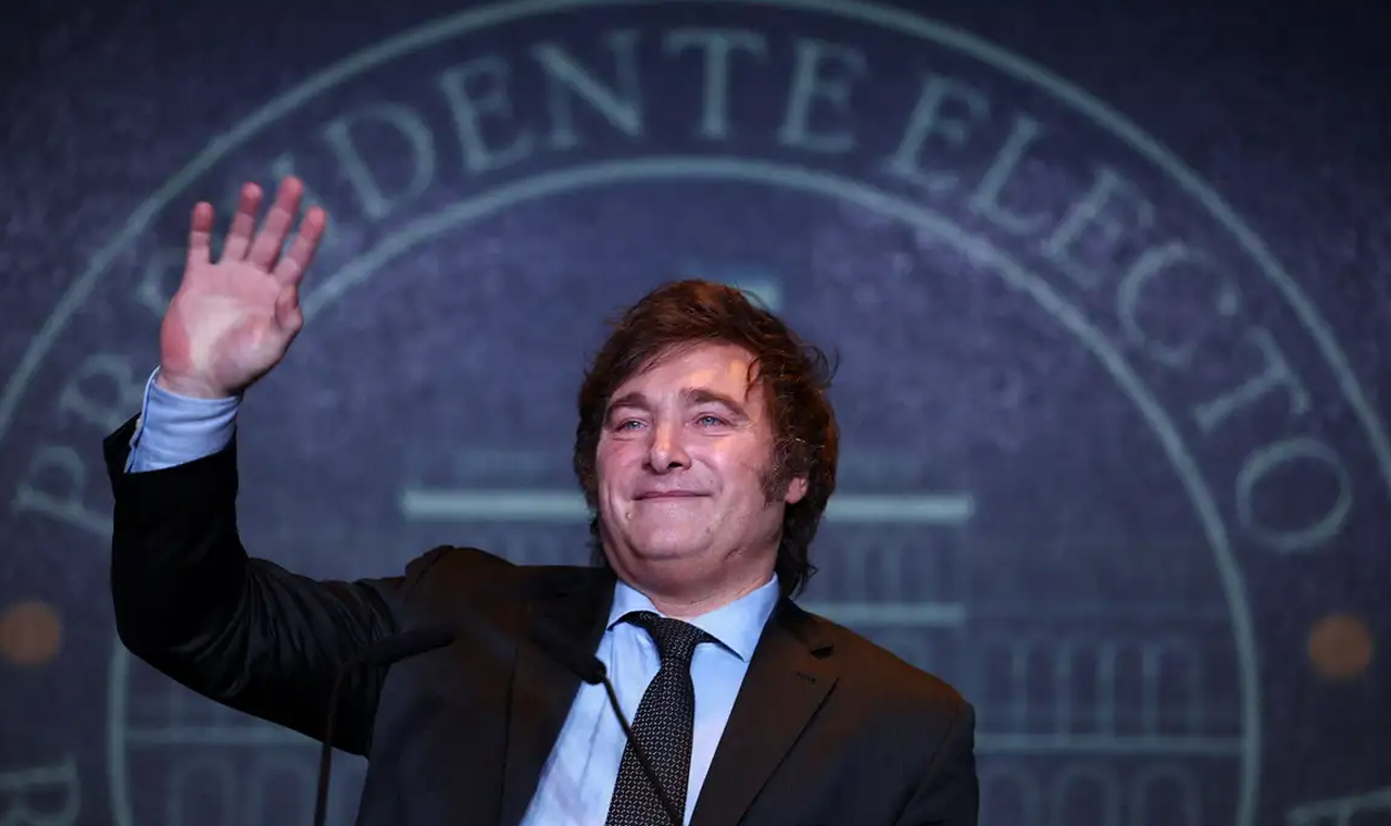 Javier Milei vence as eleições argentinas diante de Sergio Massa