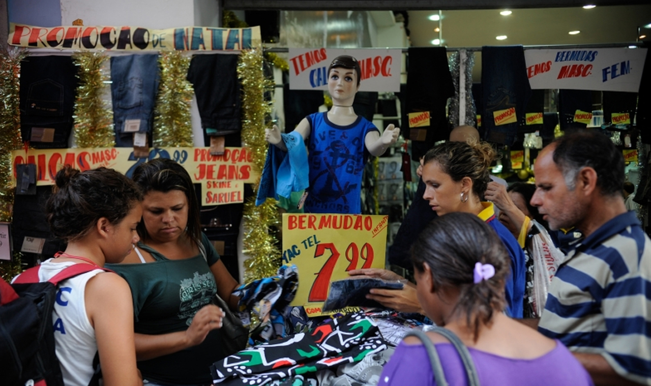 Vendas no comércio crescem 0,6% de agosto para setembro, diz IBGE