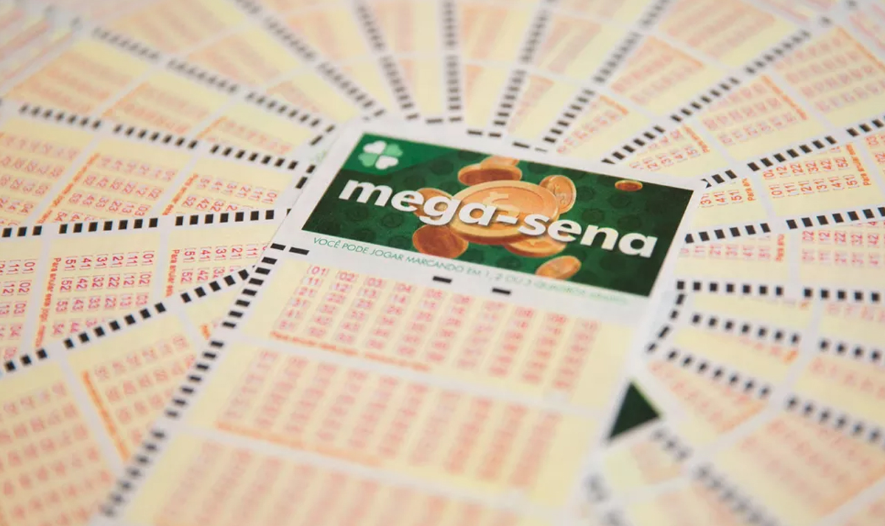 Aposta de Florianópolis acerta Mega-Sena e ganha mais de R$ 11 milhões; No Paraná, nove acertam a quina