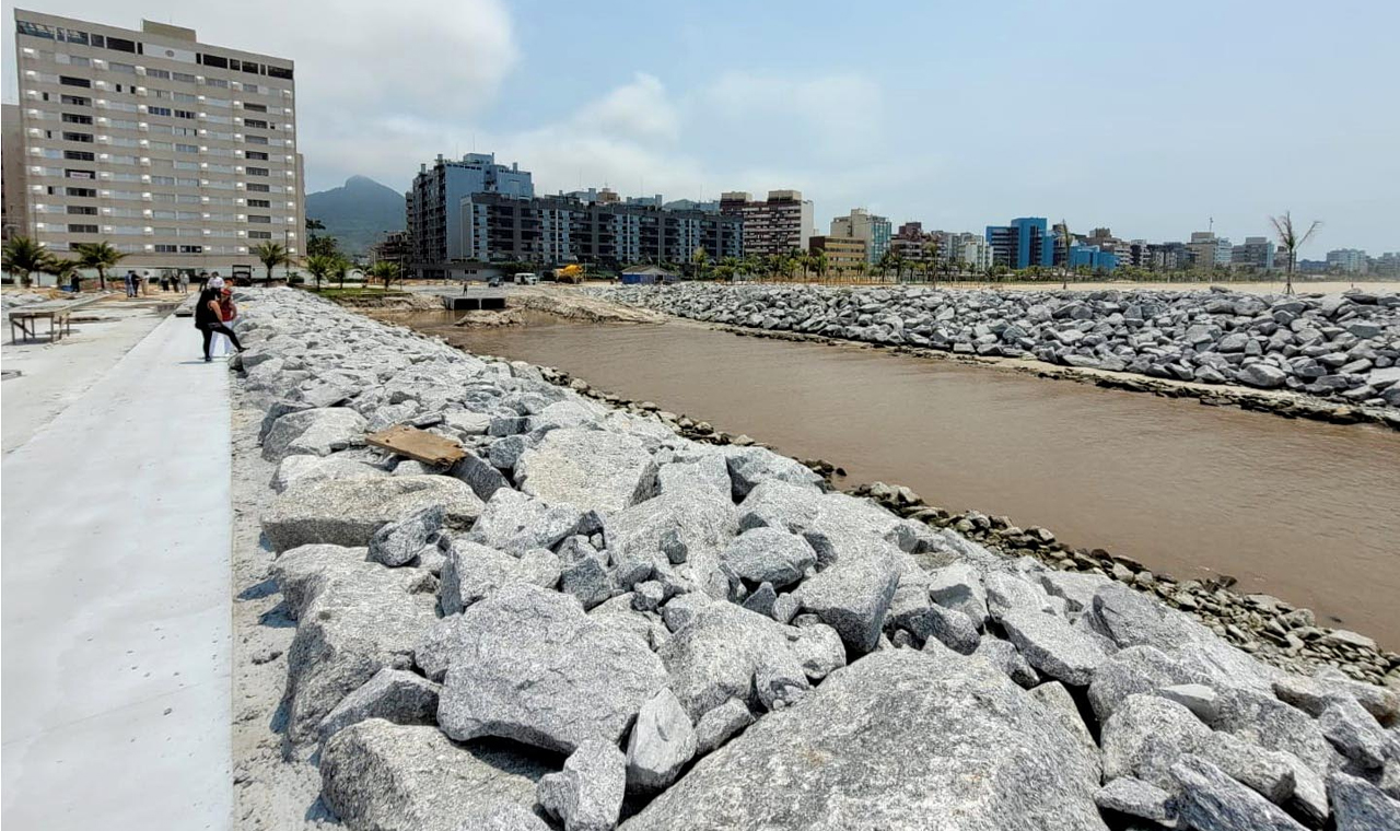 Nova orla: estruturas marítimas melhoram a qualidade da água em Matinhos