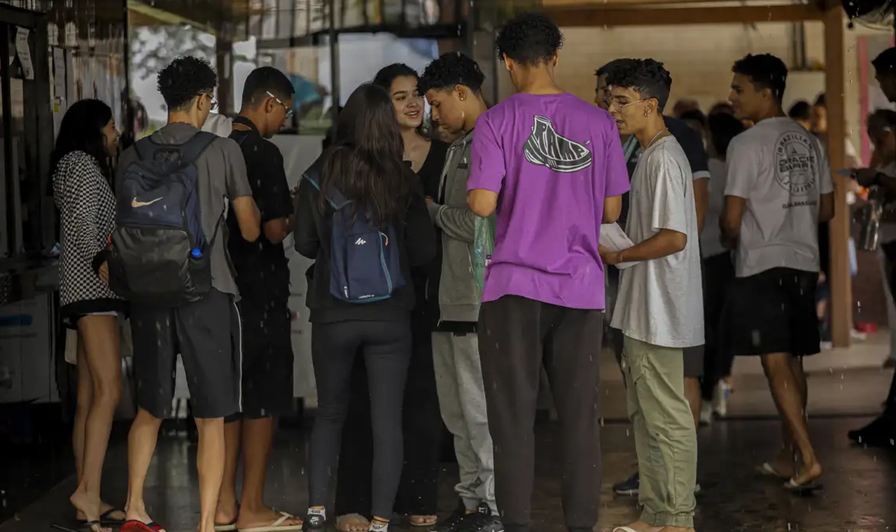 Estudantes de todo o Brasil fazem a segunda prova do Enem 2023