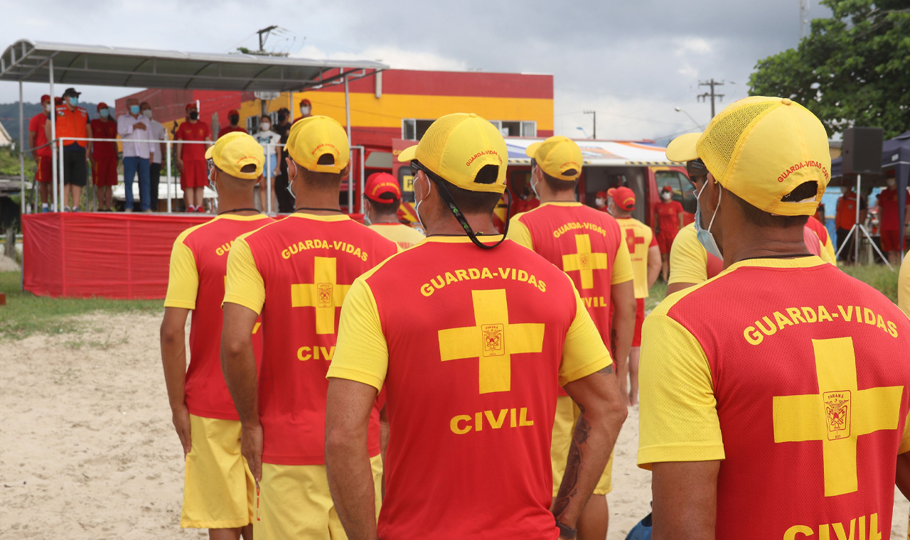Inscrições para curso de guarda-vidas civil voluntário do Corpo de Bombeiros terminam no domingo no Paraná