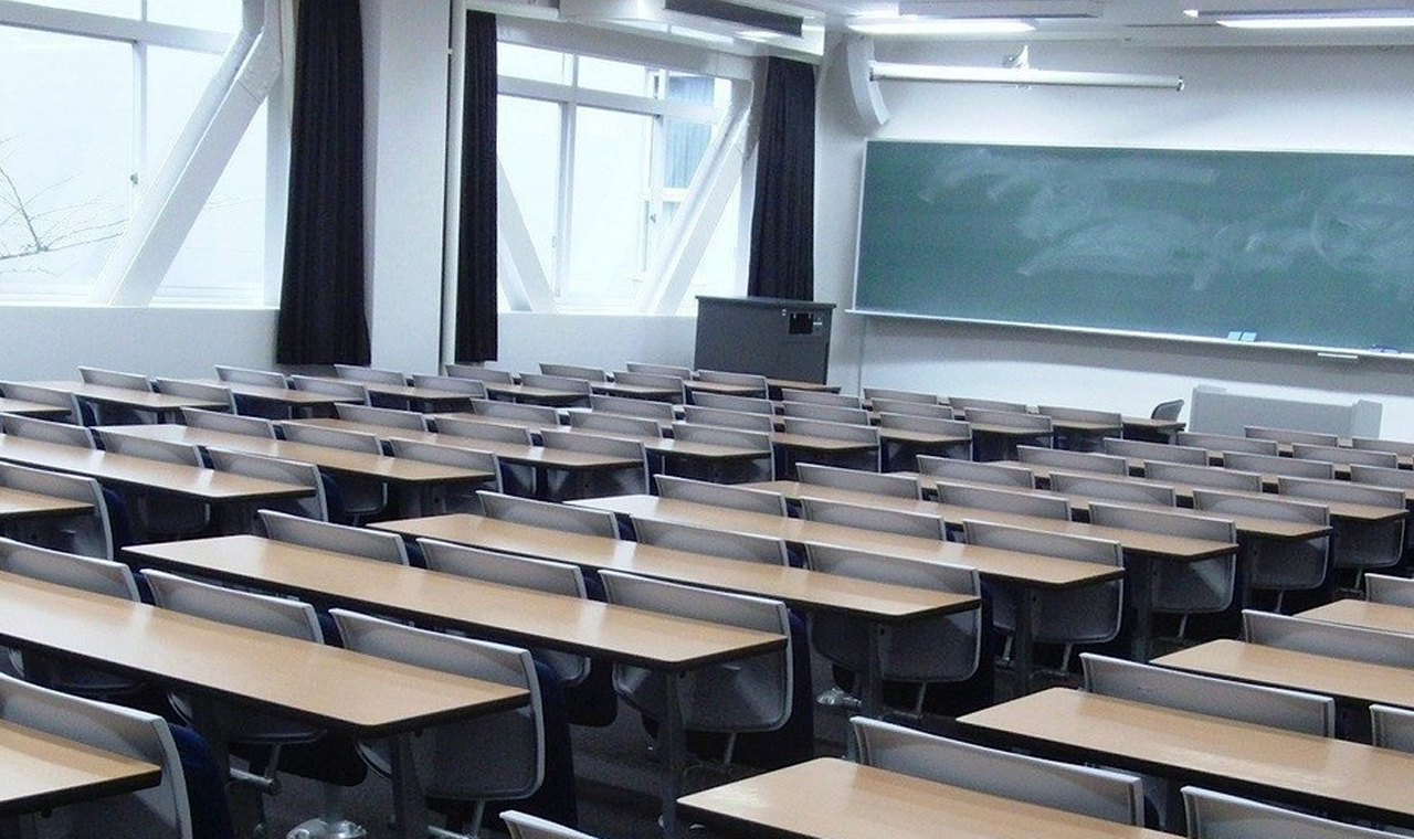 Professora é acusada de escovar boca de aluno com sabão após palavrão