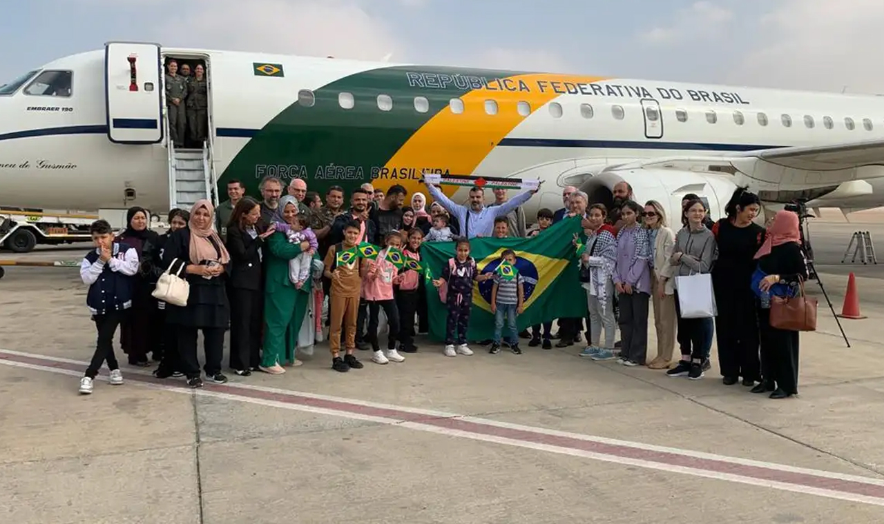 Brasileiros repatriados de Gaza já estão a caminho do Brasil