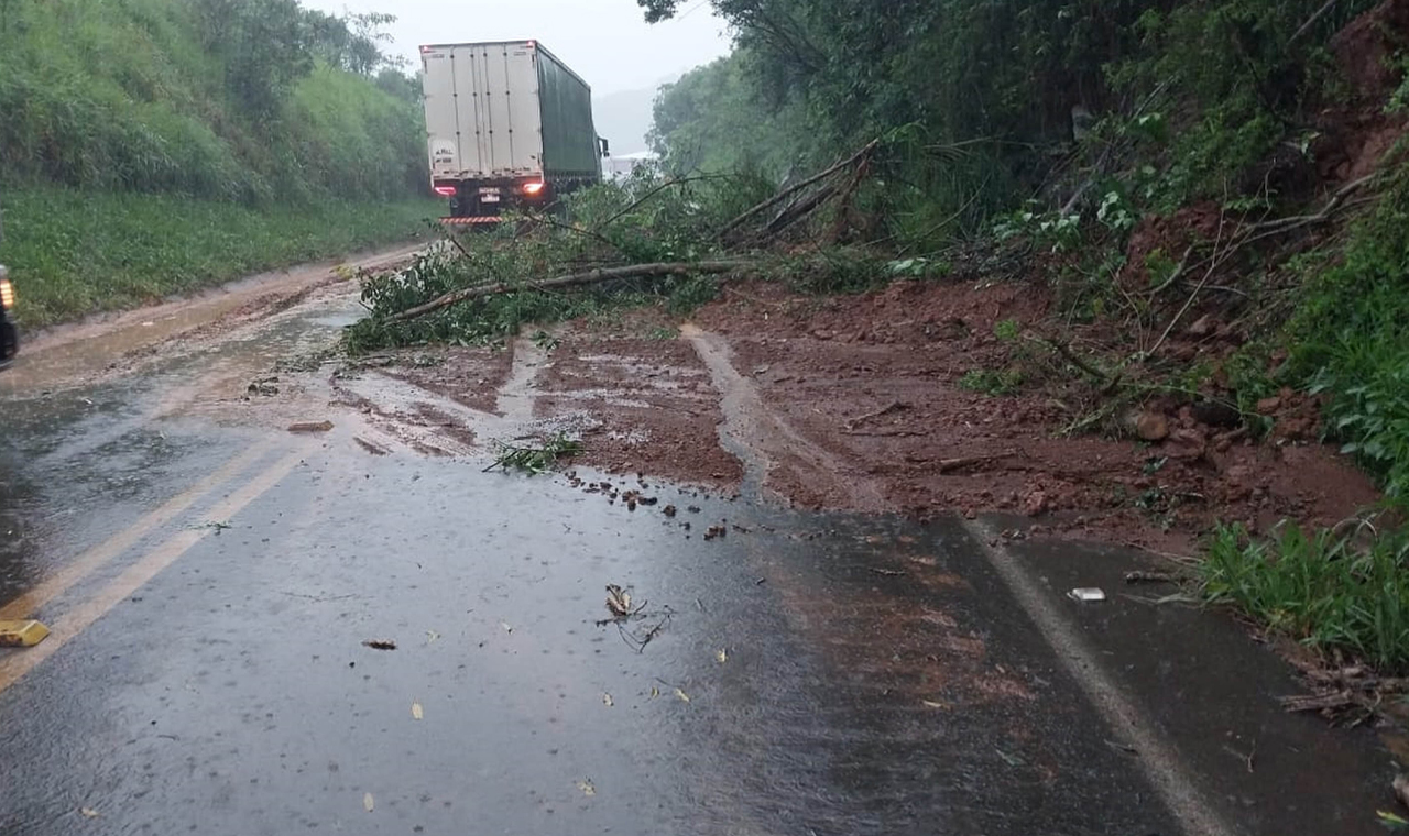 No Paraná, chuvas causam novos danos em rodovias estaduais no Sudoeste