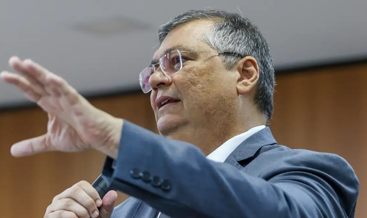 Presidente Lula afirma que Flávio Dino é vítima de fake news
