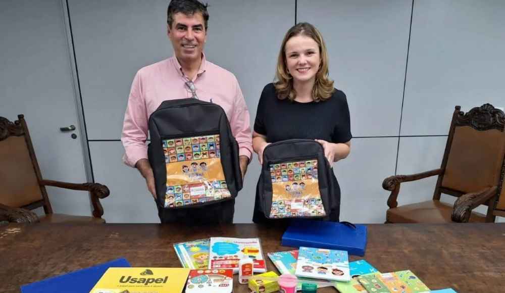 Todos os mais de 46,5 mil estudantes da rede municipal de ensino, das áreas urbana e rural, estão recebendo um kit personalizado com materiais escolares, uniforme e mochila para o ano letivo de 2024 | Foto: NCom